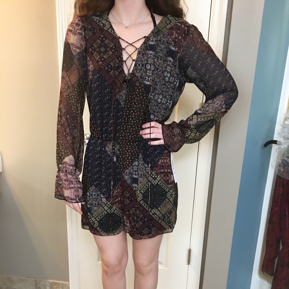 BCBGeneration Romper long sleeves WFH NWT - Picture 3 of 9